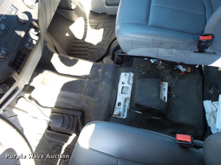 image for item AX9053 2012 Ford F350 Super Duty Crew Cab flatbed pickup truck