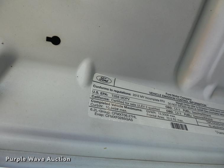 image for item AX9053 2012 Ford F350 Super Duty Crew Cab flatbed pickup truck