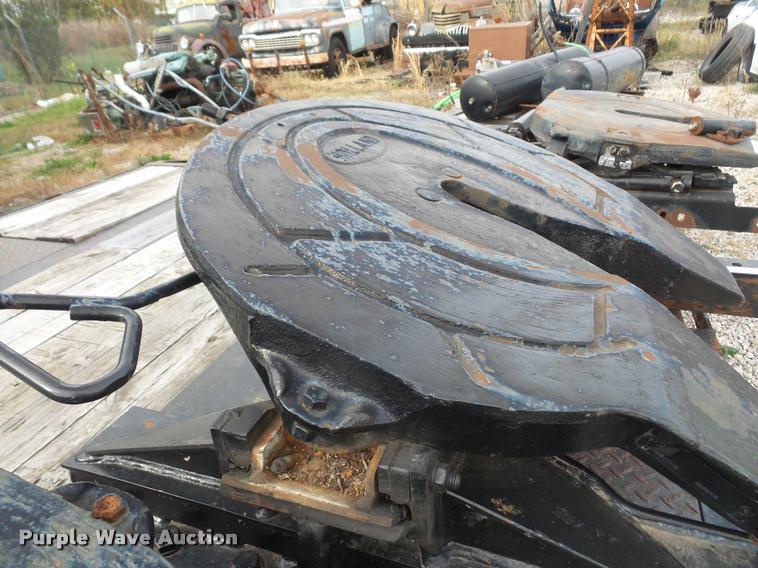 image for item BW9547 Holland fifth wheel plate with fixed mounting bracket