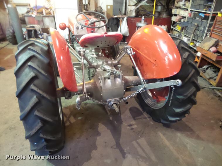 image for item BW9560 1950 Ferguson TO-20 tractor