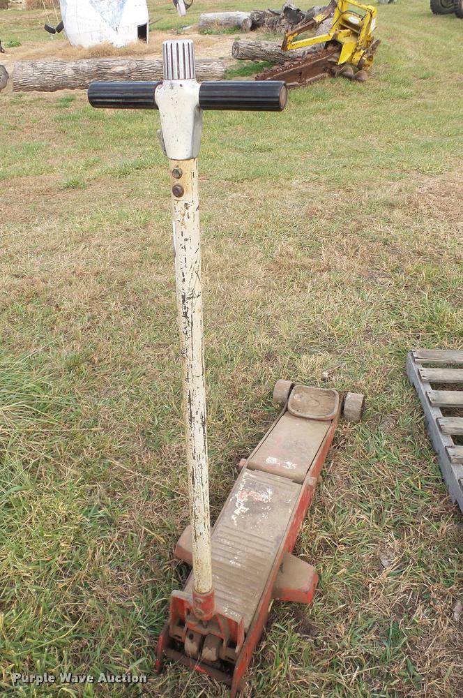 image for item BW9608 Floor jack