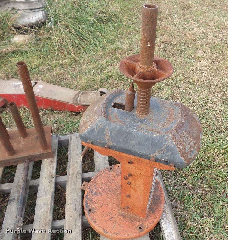 image for item BW9609 Coats 310 tire machine