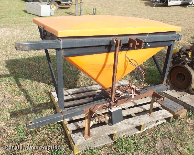image for item BW9610 Buyer spreader