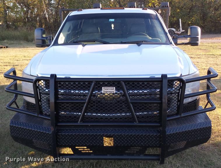 image for item BZ9241 2007 Chevrolet Silverado 3500HD Ext. Cab flatbed pickup truck