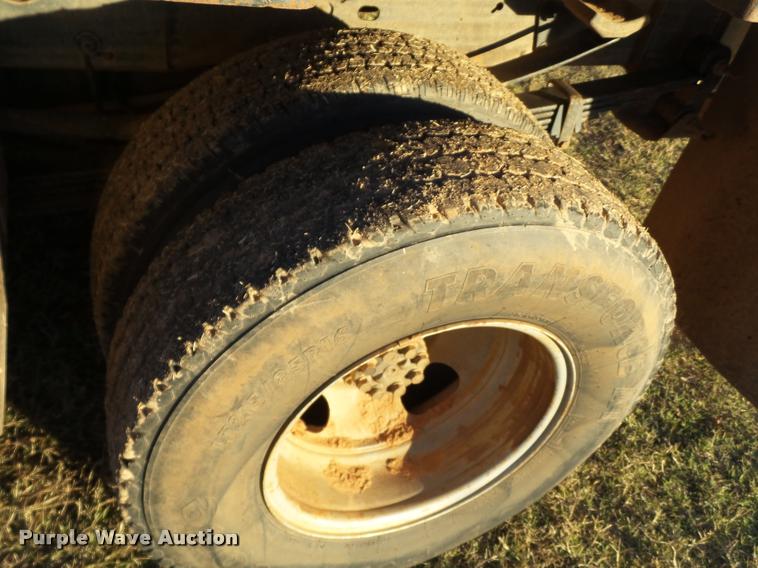 image for item BZ9241 2007 Chevrolet Silverado 3500HD Ext. Cab flatbed pickup truck