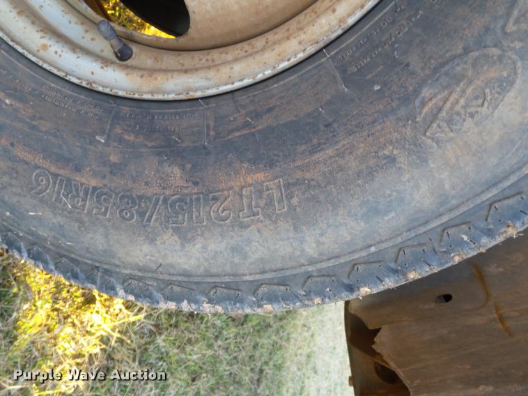 image for item BZ9241 2007 Chevrolet Silverado 3500HD Ext. Cab flatbed pickup truck