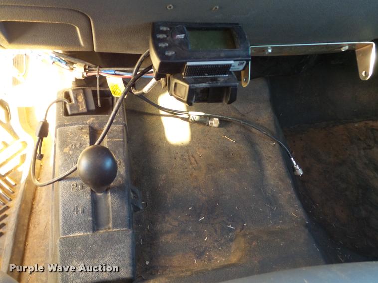 image for item BZ9241 2007 Chevrolet Silverado 3500HD Ext. Cab flatbed pickup truck