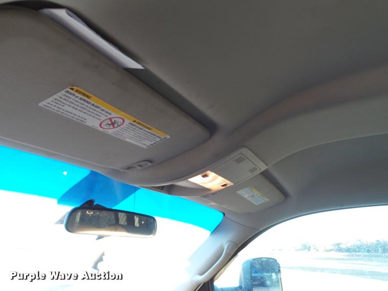 image for item BZ9241 2007 Chevrolet Silverado 3500HD Ext. Cab flatbed pickup truck