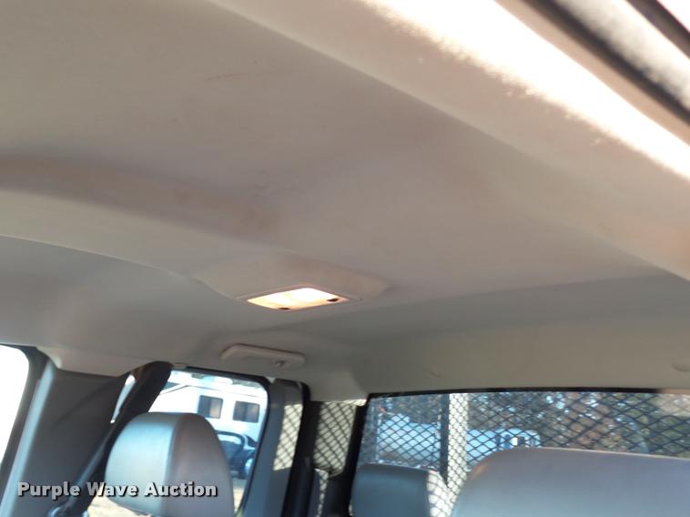 image for item BZ9241 2007 Chevrolet Silverado 3500HD Ext. Cab flatbed pickup truck