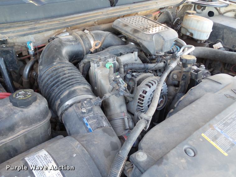 image for item BZ9241 2007 Chevrolet Silverado 3500HD Ext. Cab flatbed pickup truck