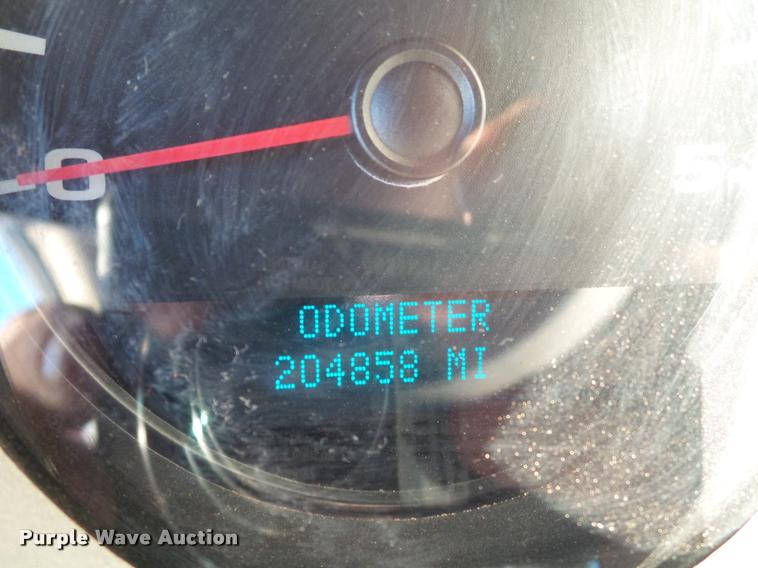 image for item BZ9241 2007 Chevrolet Silverado 3500HD Ext. Cab flatbed pickup truck