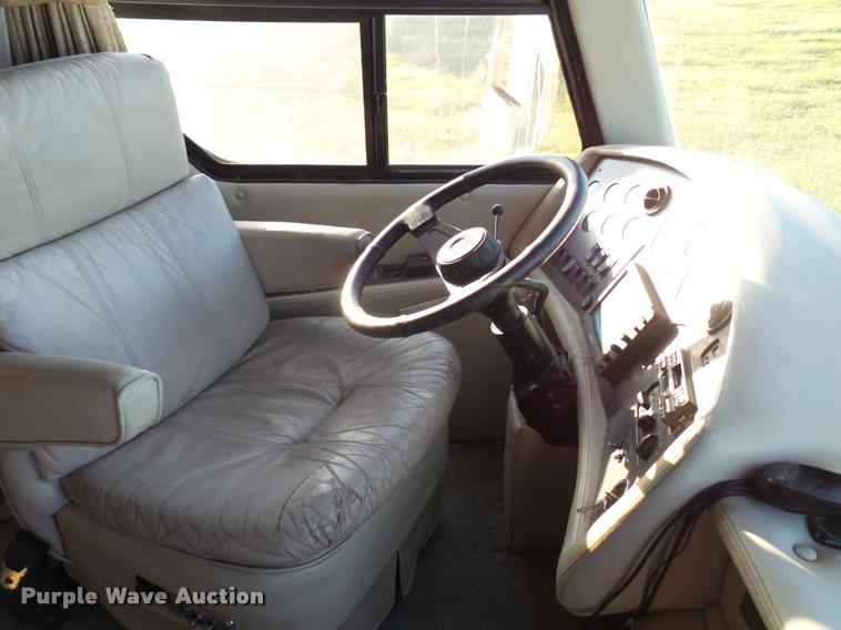 image for item BZ9242 1997 Monaco Executive RV