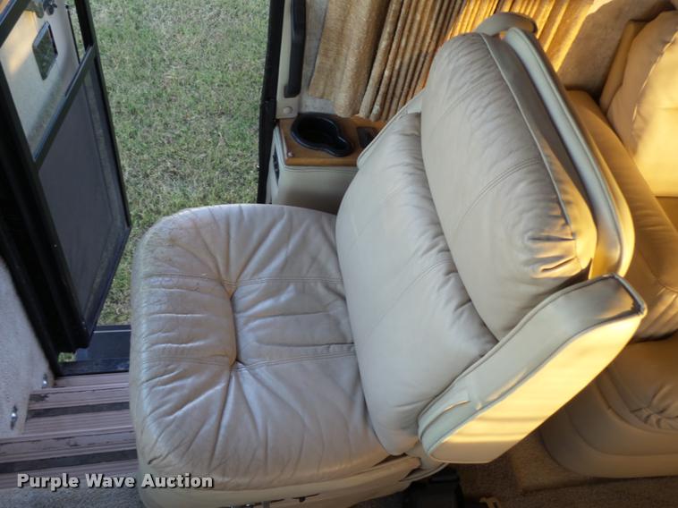 image for item BZ9242 1997 Monaco Executive RV