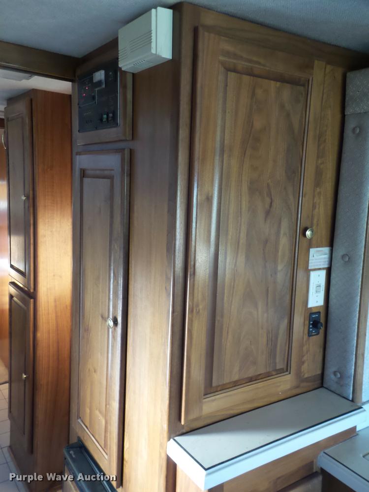 image for item BZ9242 1997 Monaco Executive RV