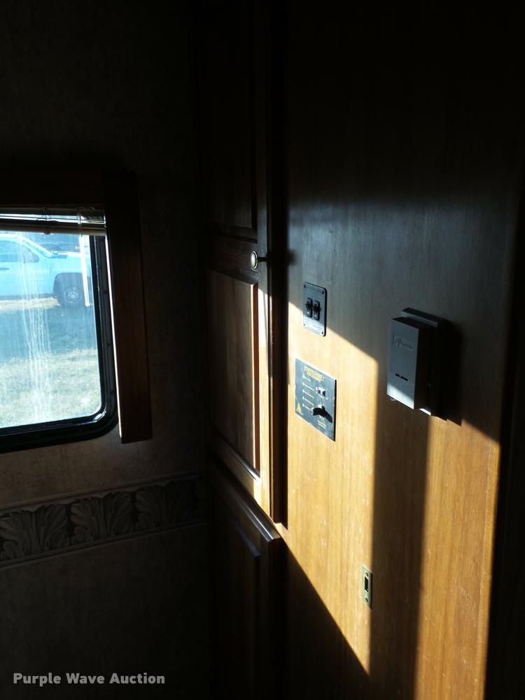 image for item BZ9242 1997 Monaco Executive RV