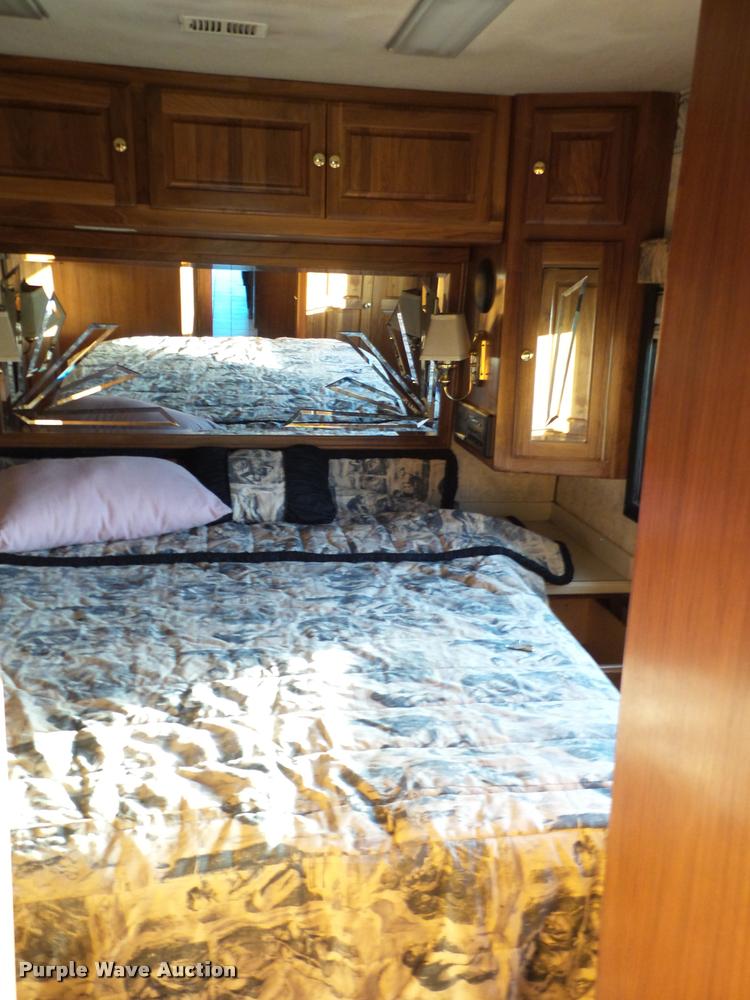 image for item BZ9242 1997 Monaco Executive RV