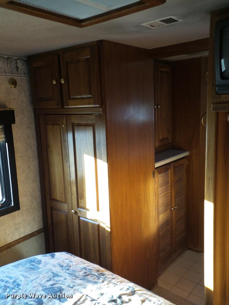 image for item BZ9242 1997 Monaco Executive RV