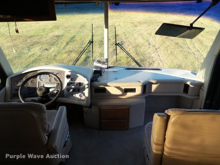 image for item BZ9242 1997 Monaco Executive RV