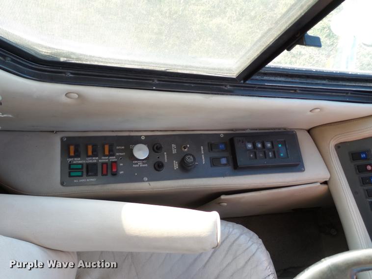 image for item BZ9242 1997 Monaco Executive RV