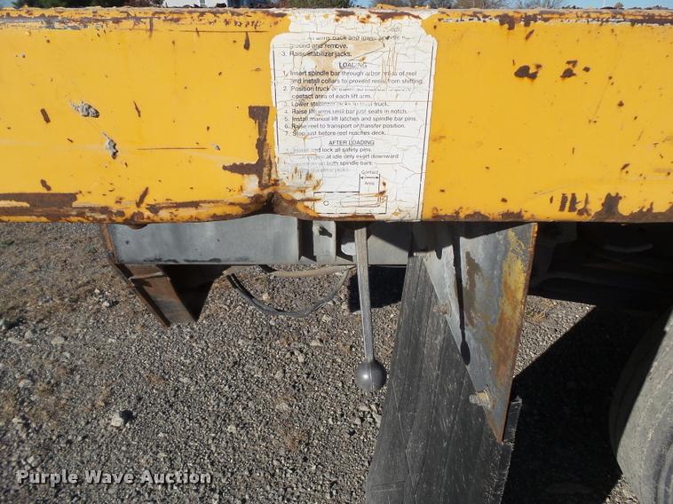 image for item BZ9939 2000 Chevrolet C7500 flatbed truck