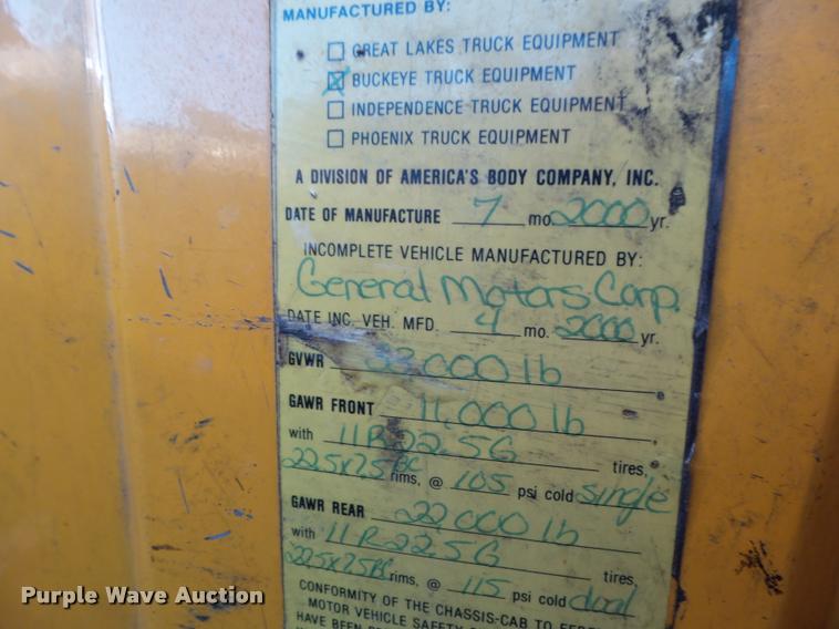 image for item BZ9939 2000 Chevrolet C7500 flatbed truck