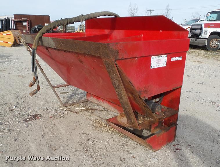 Skid steer spreader in Mount Pleasant, IA Item BZ9943 sold Purple Wave