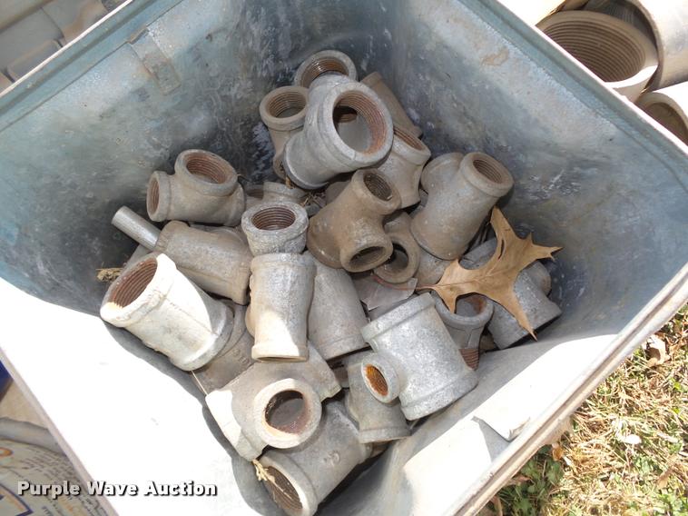 image for item CA9282 Black and galvanized pipe fittings