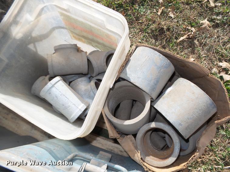 image for item CA9282 Black and galvanized pipe fittings