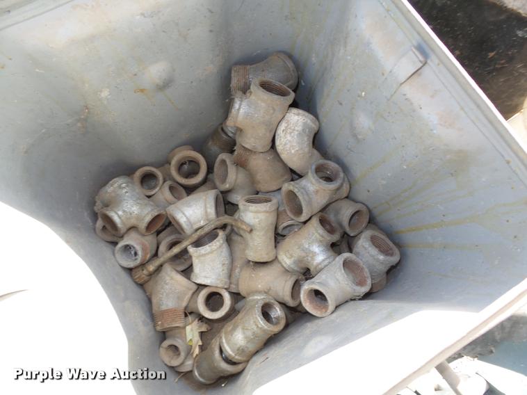 image for item CA9282 Black and galvanized pipe fittings