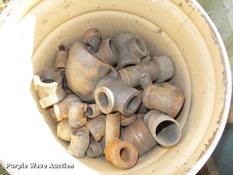 image for item CA9282 Black and galvanized pipe fittings