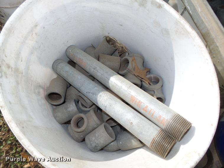 image for item CA9282 Black and galvanized pipe fittings