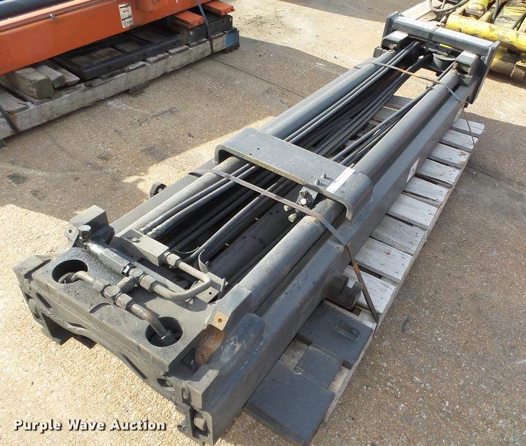 image for item CA9296 Crown forklift straight mast