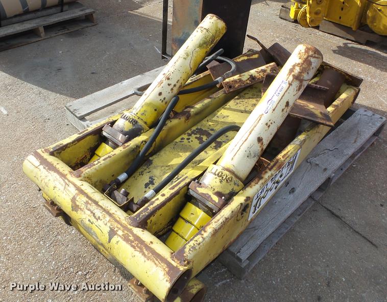 image for item CA9297 Scott two ram hoist and hydraulic tank