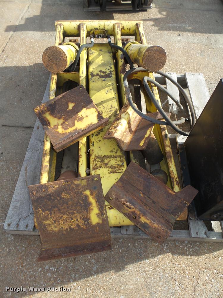 image for item CA9297 Scott two ram hoist and hydraulic tank