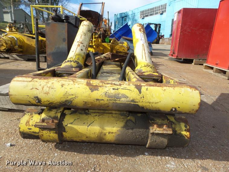 image for item CA9297 Scott two ram hoist and hydraulic tank