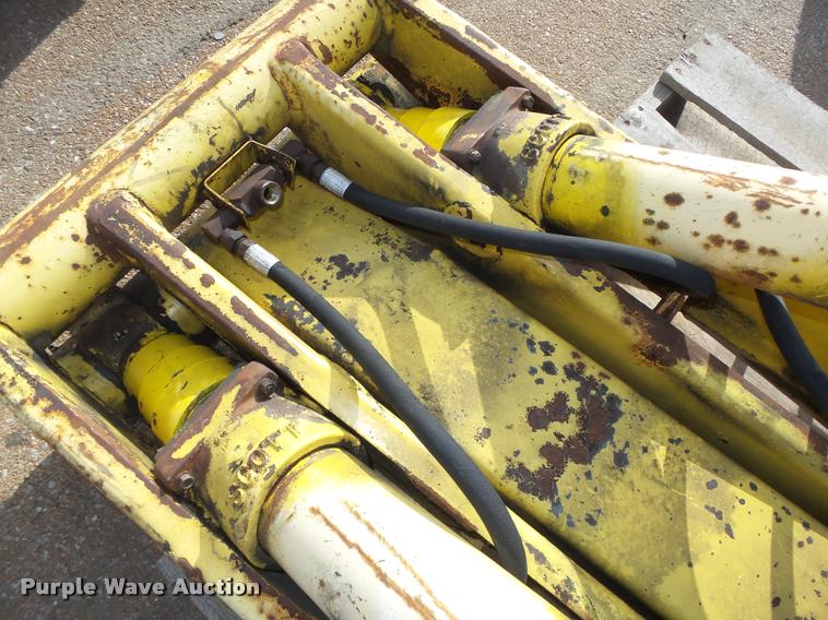 image for item CA9297 Scott two ram hoist and hydraulic tank