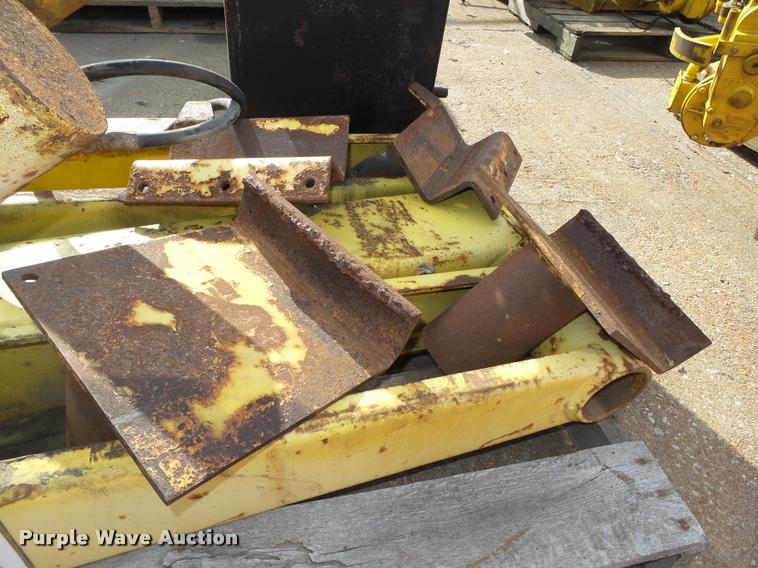 image for item CA9297 Scott two ram hoist and hydraulic tank