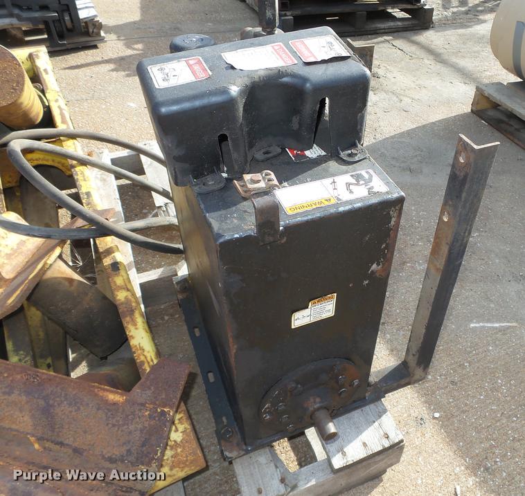 image for item CA9297 Scott two ram hoist and hydraulic tank