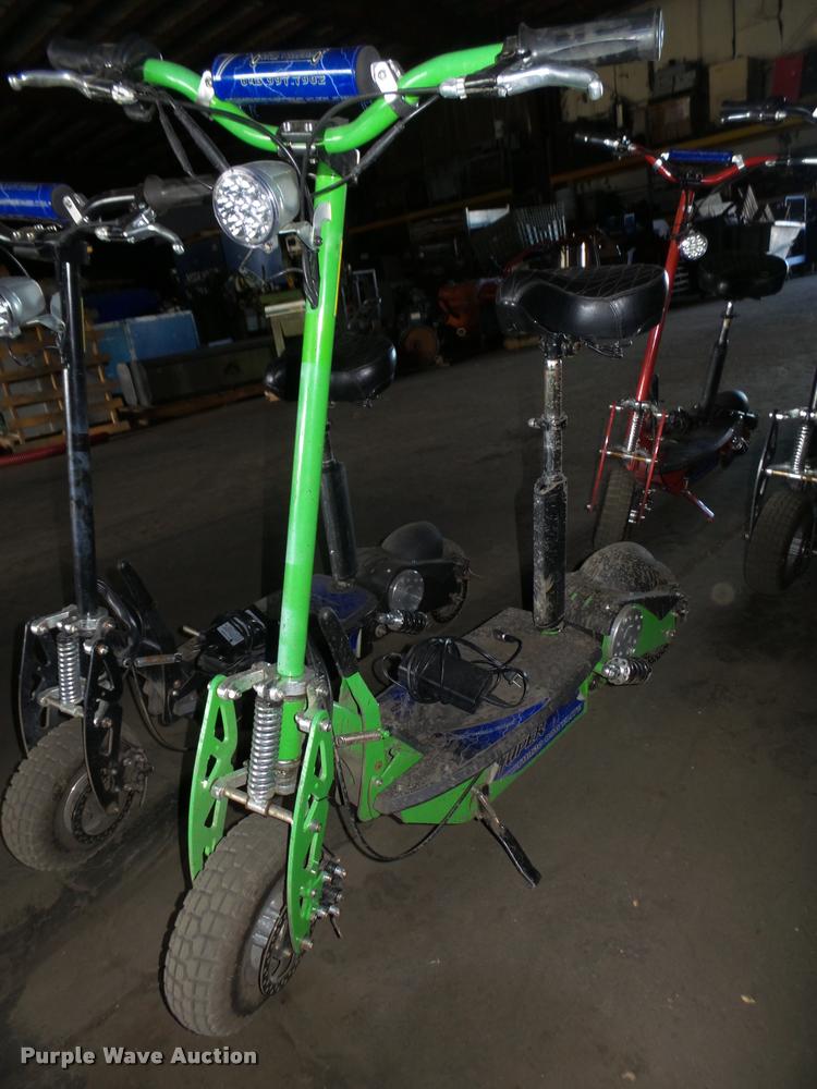 image for item CA9319 (4) Super Turbo 800 Elite scooters