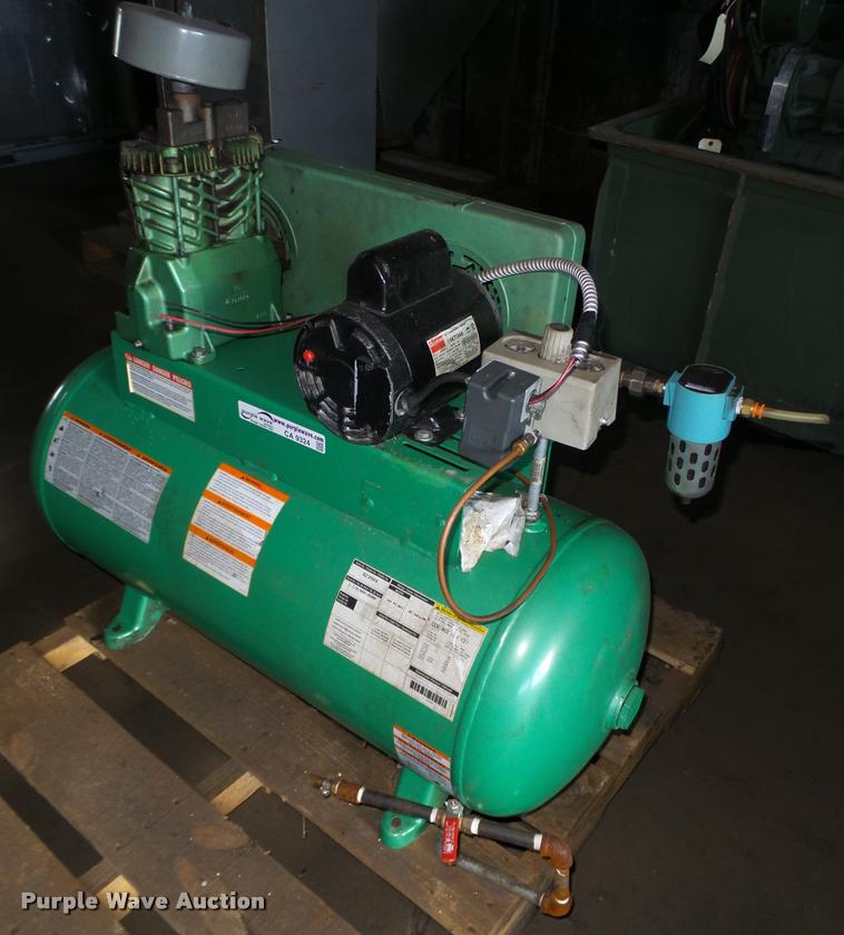 image for item CA9324 2001 Melben air compressor