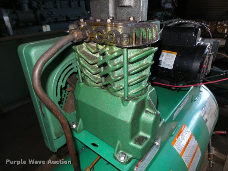 image for item CA9324 2001 Melben air compressor