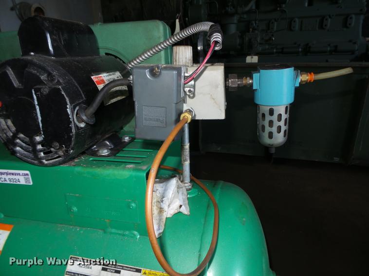 image for item CA9324 2001 Melben air compressor