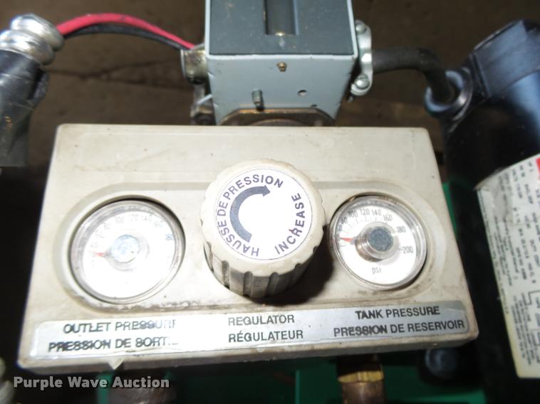 image for item CA9324 2001 Melben air compressor