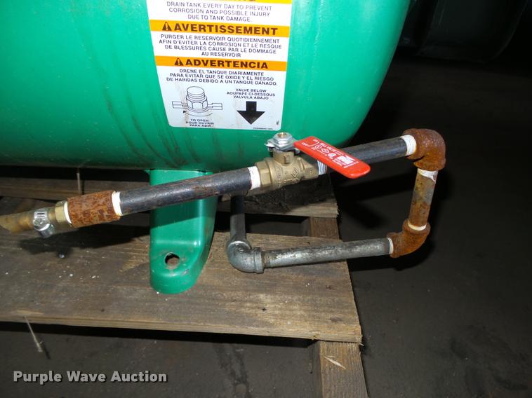 image for item CA9324 2001 Melben air compressor