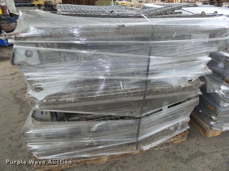 image for item CA9325 (18) collapsible wire baskets