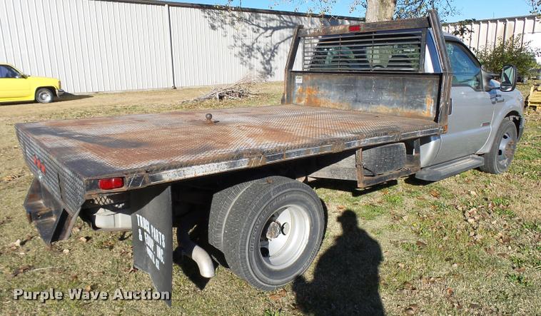 image for item DA2039 2006 Ford F350 Super Duty flatbed pickup truck