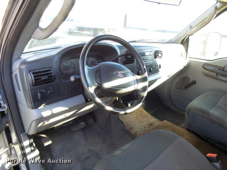 image for item DA2039 2006 Ford F350 Super Duty flatbed pickup truck