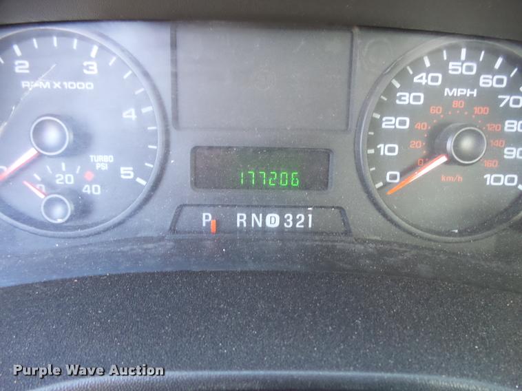 image for item DA2039 2006 Ford F350 Super Duty flatbed pickup truck