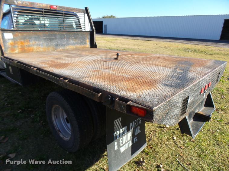 image for item DA2039 2006 Ford F350 Super Duty flatbed pickup truck