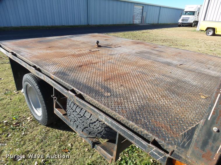 image for item DA2039 2006 Ford F350 Super Duty flatbed pickup truck